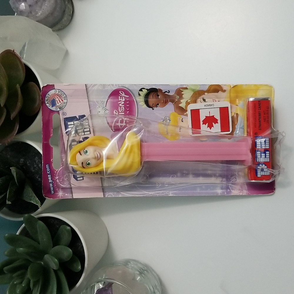 Pez candy dispenser disney princess pink NWT